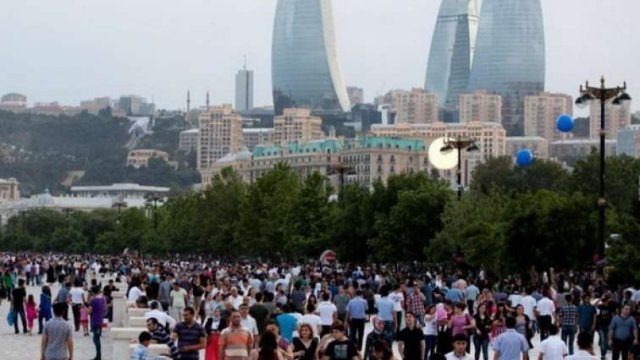 Azərbaycanda məşğul əhalinin sayı nə qədərdir?