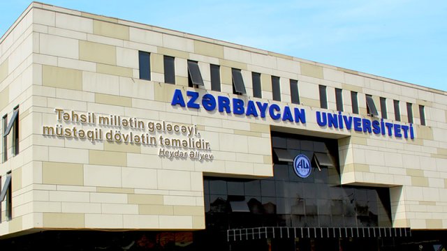 Bakıda tələbə universitetdə yıxılaraq xəsarət aldı
