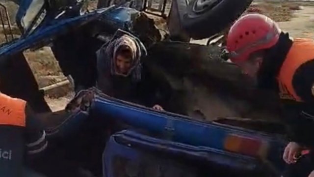 Bakıda avtobus qəzaya uğradı: 2 nəfər ölüb, 9 nəfər yaralanıb - YENİLƏNİB