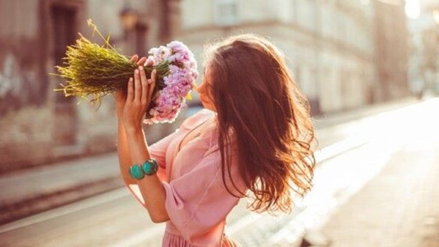 Günümüzdə bir çox qadınlar qadın olduqlarını anlamır...