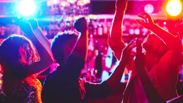 Şirkətin 183 min pulunu belə xərclədi - İçki məclisləri, bahalı telefonlar...