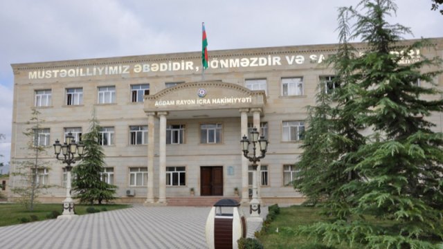 İcra hakimiyyətinə məxsus avtomobil neçəyə satılıb?