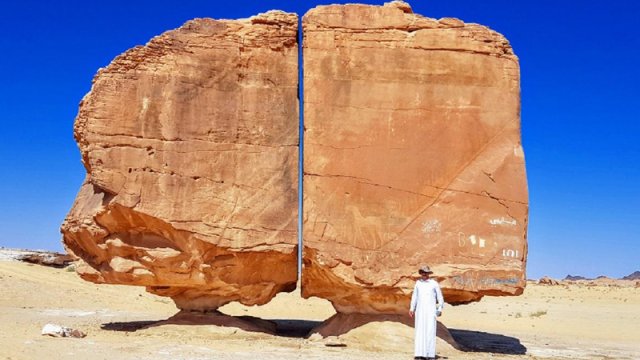 Sanki lazerlə kəsilib: Alimlər Əl-Nəslaa daşının sirrini aça bilmədi