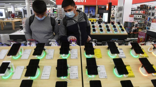 "Apple" 15 ildə ilk dəfə" Samsung"u geridə qoydu
