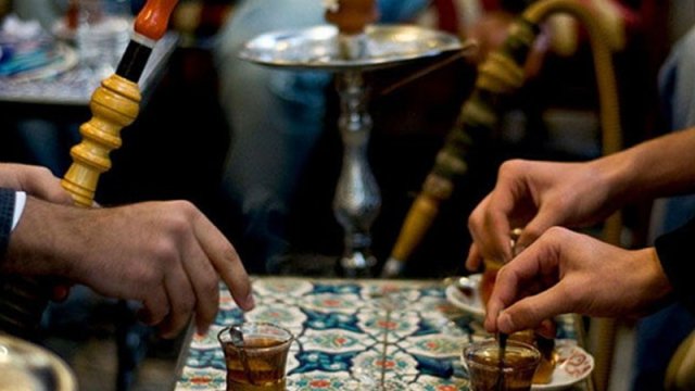 Yeniyetmələrin sulu qəlyana meyli RİSK YARADIR