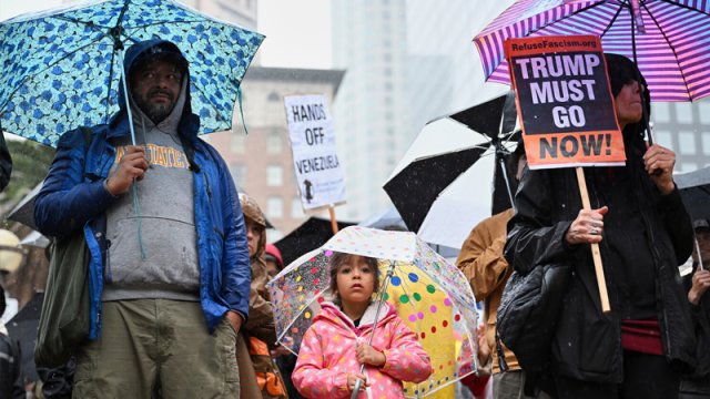 KİV: Etirazlar amerikalılarla Ağ Ev arasında siyasi böhrana səbəb olur