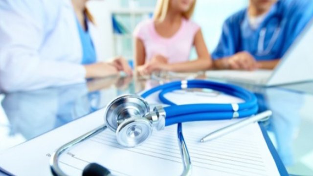 Özəl xəstəxanalarda icbari tibbi sığorta niyə işləmir?