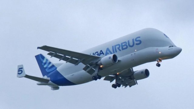 Dünyanın ən məşhur təyyarələrindən biri son uçuşunu etdi - VİDEO