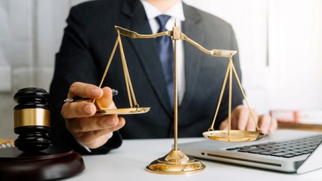 Ali məktəblərdə hüquq fakültələri üzrə qəbul yerləri artırılacaq?