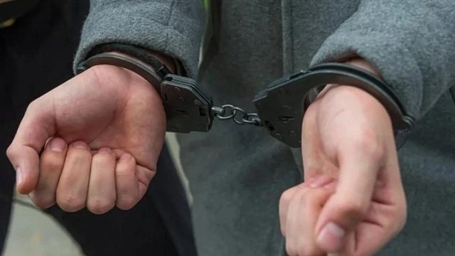 
Bakıda liseydə müəllimini güllələyən şagird həbs edildi