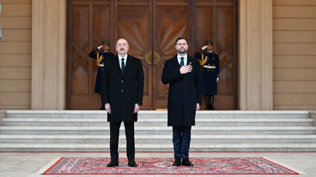 Bakıda ABŞ-ın vitse-prezidentinin rəsmi qarşılanma mərasimi oldu - YENİLƏNİB