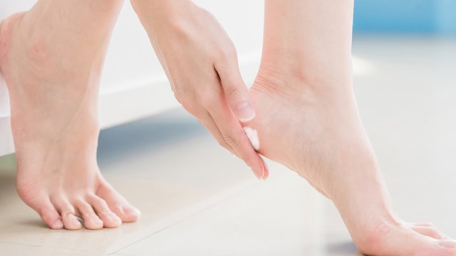 Ayaqlarda keyimə bu vitaminin çatışmazlığından xəbər verə bilər