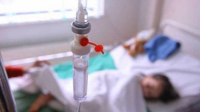 Bir ailənin 4 üzvü qidadan zəhərləndi - 11 yaşlı oğlan öldü