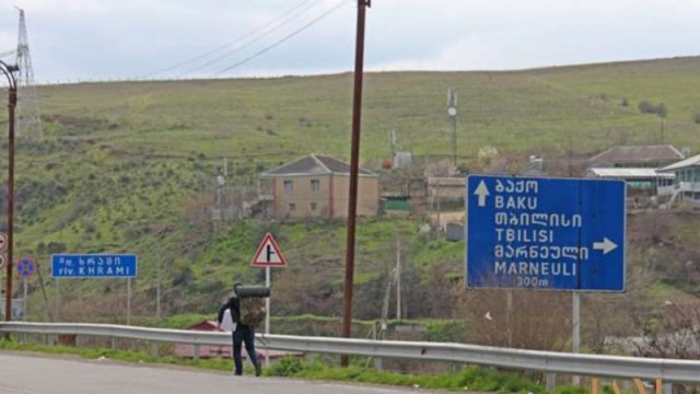 Alman gənc ailəsi ilə mübahisə edib "səyahət"ə çıxdı - Qazaxda həbs olundu