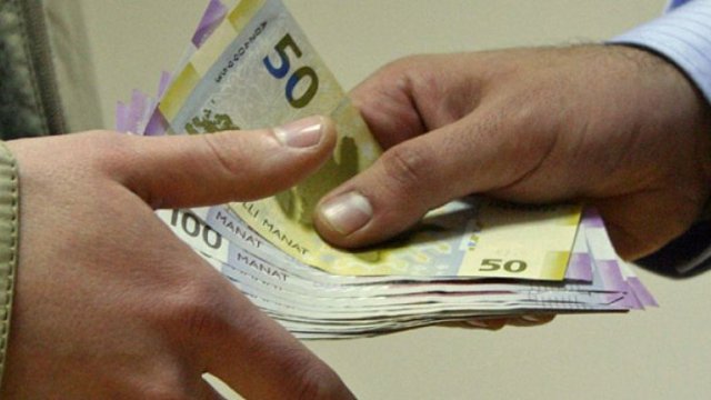 Bu halda işçiyə 4500 manat əlavə kompensasiya veriləcək

