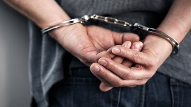 Məhkəmə "özünü tanımayan" vətəndaşı həbs etdi