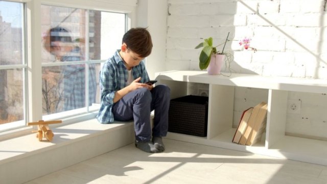 Uşaqların sosial şəbəkələrə girişinə məhdudiyyətlər nə vaxtdan olacaq?