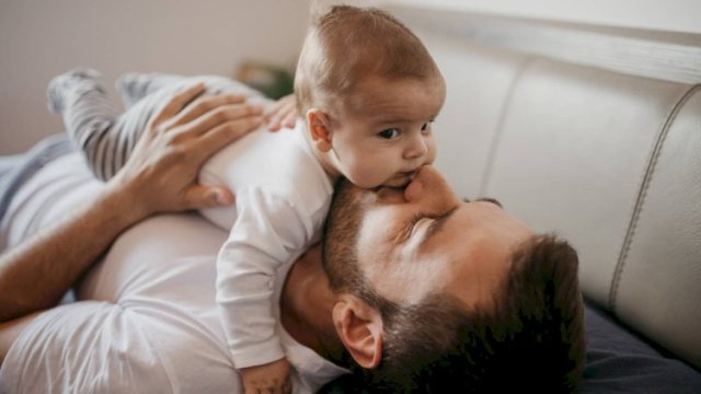Azərbaycanda bu qədər kişi atalıq məzuniyyətinə çıxıb