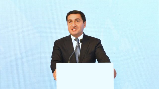 Hikmət Hacıyev: Bu gün Ermənistan və Azərbaycan sülh gündəliyini dərinləşdirir