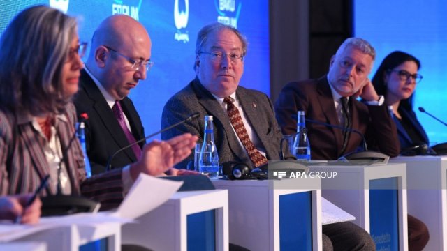 XIII Qlobal Bakı Forumunda WUF13-ə həsr olunmuş panel müzakirəsi olub