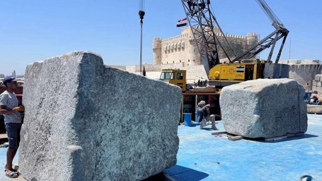 Məşhur mayakın 80 tonluq blokları dənizdən çıxarıldı: Alimlər hansı sirri açmaq istəyir?