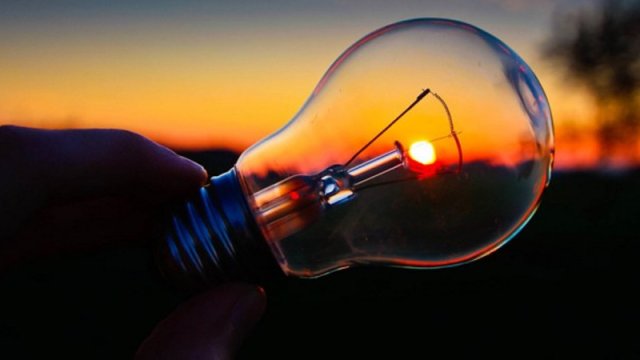 Adi lampalar satışdan çıxarılıb: &ldquo;LED daha sərfəlidir&rdquo;