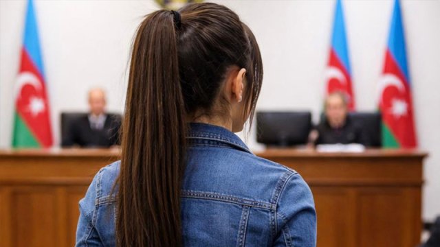 
&ldquo;Çimməyə 5 dəqiqə vaxt verirdi&rdquo;- Qayınanasını öldürməyindən danışdı