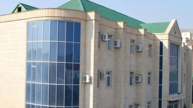 
Qaradağda yol verdikləri nöqsanlara görə 4 məmura xəbərdarlıq edildi