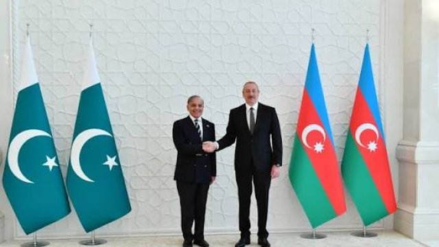 İlham Əliyevlə Şahbaz Şərif arasında telefon danışığı olub