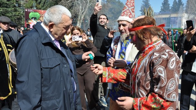 Məmməd Məmmədovun 17 min manatlıq Novruz şənliyi