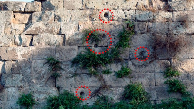 Pompeyin divarlarında yüksək texnologiyalı silah zərbələrinin izləri tapıldı