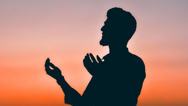 Dua edərkən nələrə diqqət etməliyik?