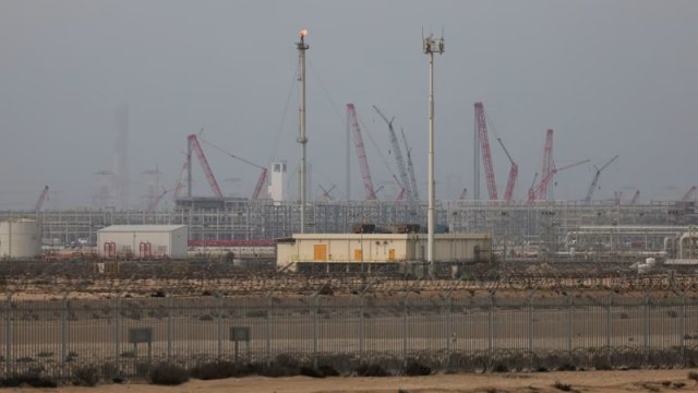 İranla bağlı əməliyyat səbəbindən helium qıtlığı çip və dron istehsalını poza bilər