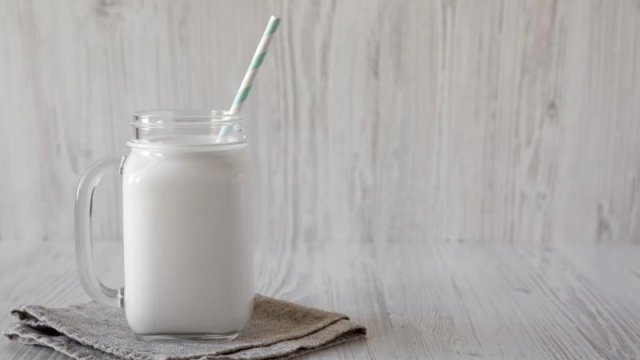 Bədəni daha yaxşı nəmləndirən və güc verən içki: Bir stəkan kifayətdir