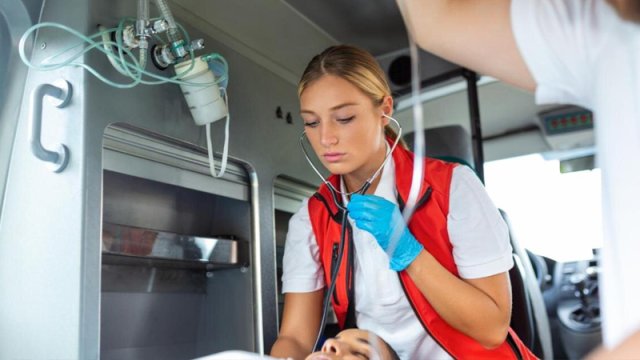 Bizi ölümə yaxınlaşdıran ciddi simptomlar - Həkim "dərhal təcili yardım çağırın" deyir