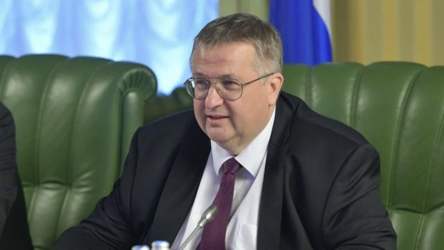 Overçuk: Ermənistan Aİ-yə girəcəyi halda, Rusiya ilə hava əlaqəsi olmayacaq