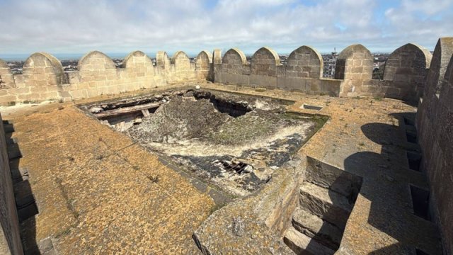 Böyük Mərdəkan qəsrində çökmə olub - FOTO
