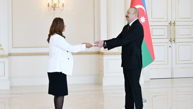 İlham Əliyev yeni səfirləri qəbul etdi - YENİLƏNİB
