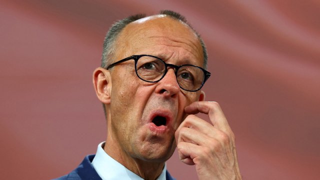 Rekord sayda alman Merzin fəaliyyətindən narazıdır