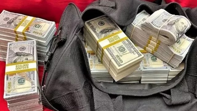 Azərbaycana 94 min dollar gətirmək istədi, 64 min manat cərimələndi