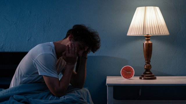 Gecə yarısı oyanmaların üç əsas səbəbi açıqlandı