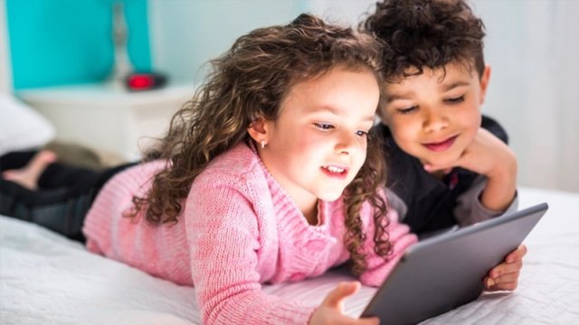 Azərbaycanda uşaqlara sosial şəbəkə qadağan OLUNACAQ?