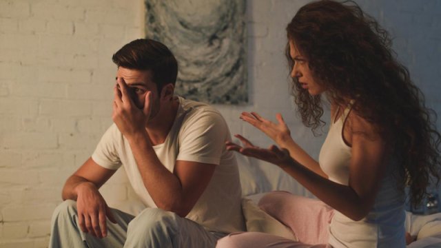 Psixoloq sevgini öldürən bir nömrəli vərdişi açıqladı
