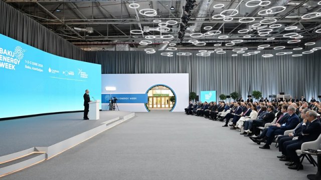 
İlham Əliyev "Bakı Enerji Həftəsi"nin iştirakçılarına müraciət ünvanladı