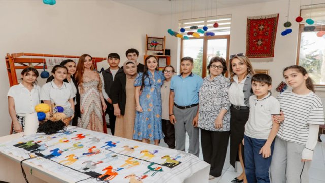Leyla Əliyeva və Arzu Əliyeva 11 nömrəli inteqrasiya təlimli internat tipli ümumtəhsil məktəbində oldu - FOTO