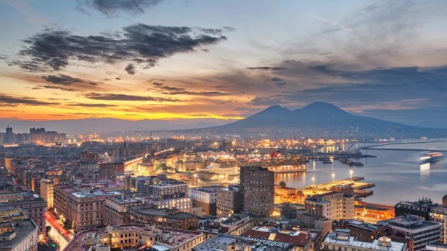 İtaliyada mədəni tələlər: Turistlərin ölkədə qətiyyən etməməli olduqları hərəkətlər