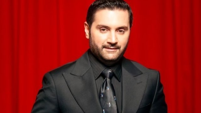 "O qədər imkanı var, məndən pulsuz bilet istəyir"