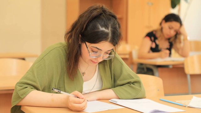 Ali təhsil müəssisələrinin magistraturalarına qəbul imtahanı keçirilib