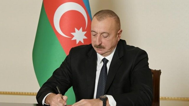 Prezident səhiyyə işçilərini təltif etdi - SİYAHI