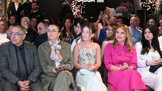 Alyona Əliyeva moda nümayişini izlədi - FOTO